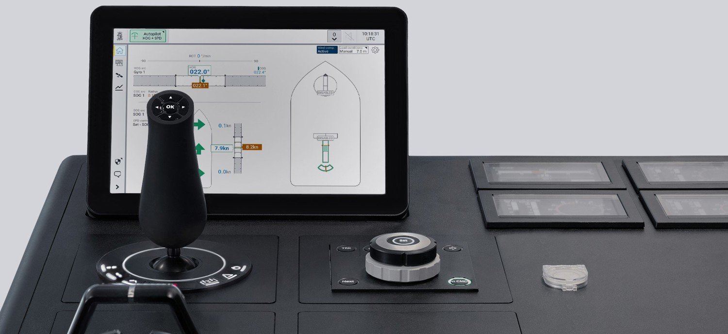 With our Advanced Manoeuvring products, we offer functionalities ranging from a basic autopilot to fully automated docking and station-keeping.