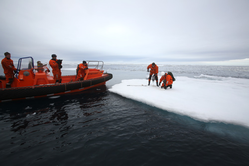 svalbard_upward_looking_echosounder1.jpg